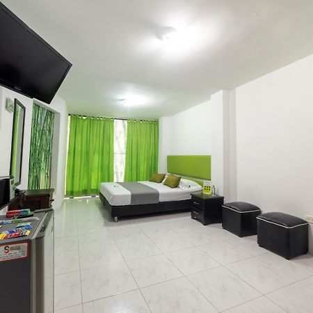 Hotel Paradise Lleras Medellín Extérieur photo