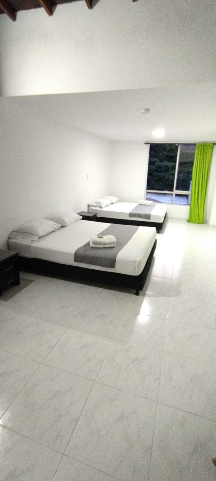 Hotel Paradise Lleras Medellín Extérieur photo