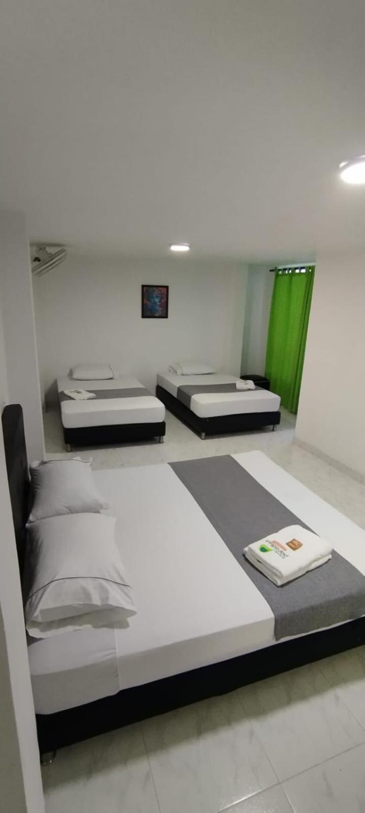 Hotel Paradise Lleras Medellín Extérieur photo