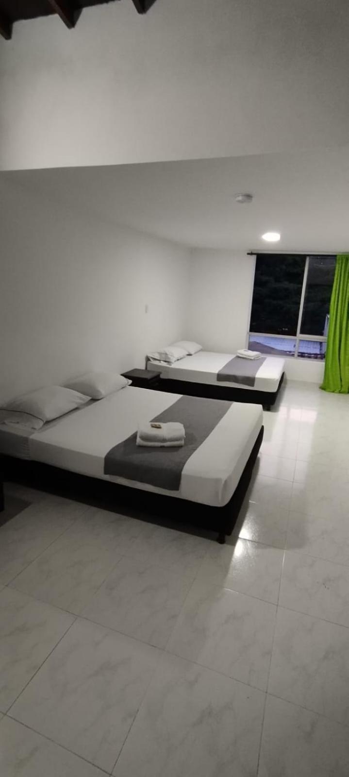 Hotel Paradise Lleras Medellín Extérieur photo