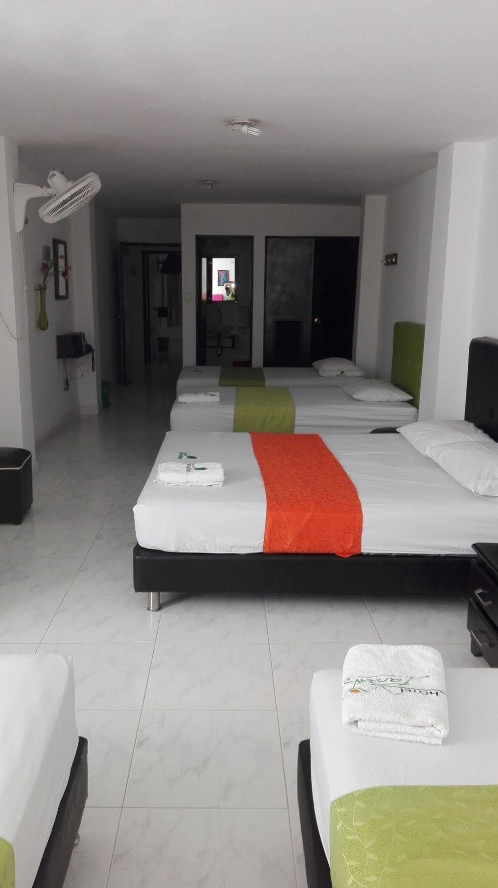 Hotel Paradise Lleras Medellín Extérieur photo