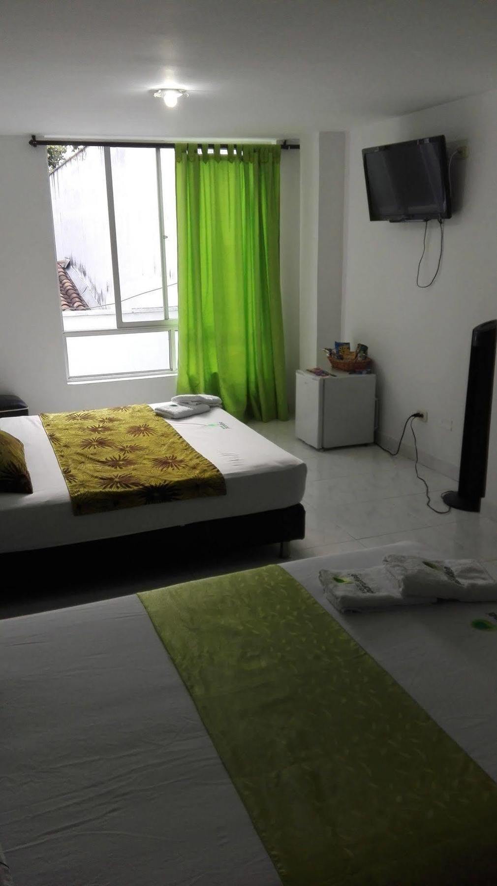 Hotel Paradise Lleras Medellín Extérieur photo