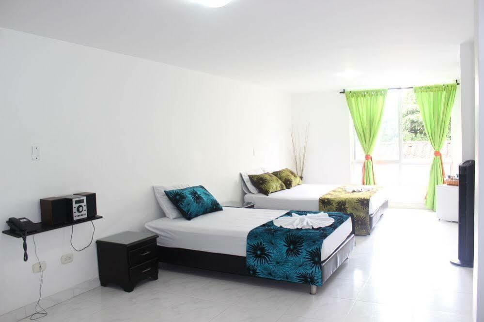 Hotel Paradise Lleras Medellín Extérieur photo
